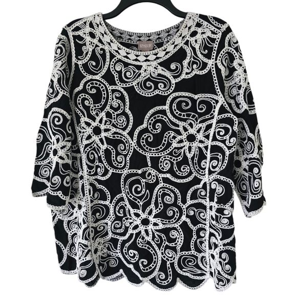 Chicos Blouse Women's Sz L Black White Geometric Print Embroidered  Artsy - Picture 1 of 8